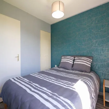 Snug In Le Petit With Private Terrace Signy-le-Petit